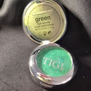 TIGI Bold Green Eyeshadow